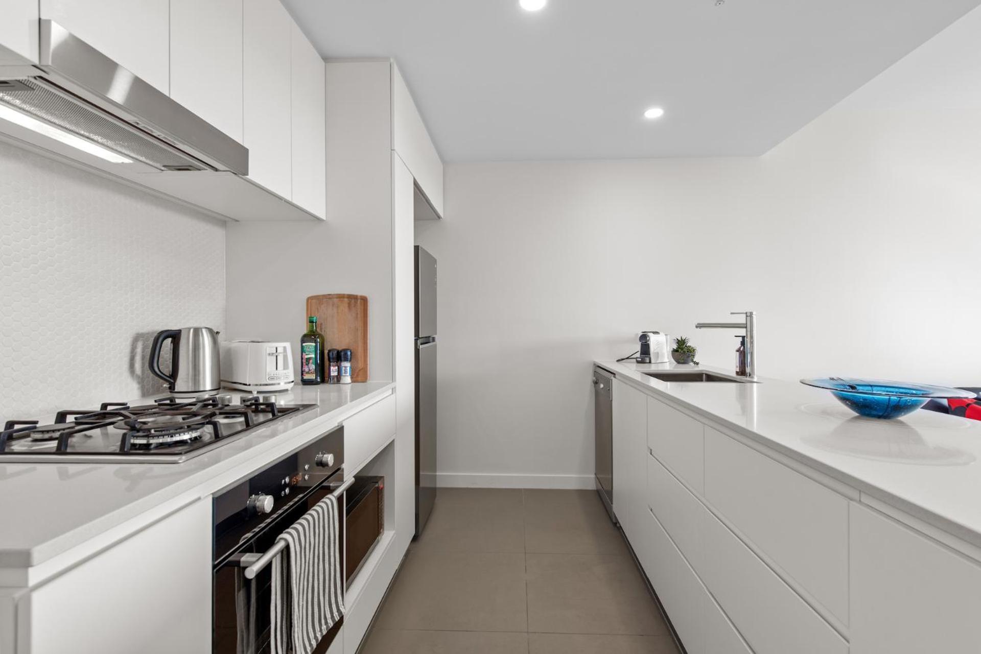 Captivating Convenience 1bed 1bath 1car Views *