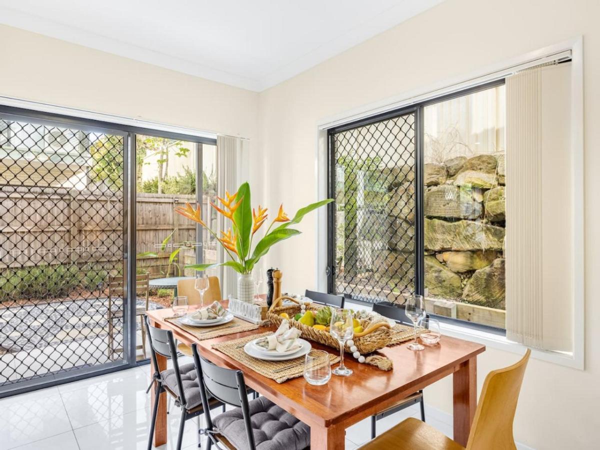3bd Townhouse Close To Shops, Transport With Carpark * Brisbane