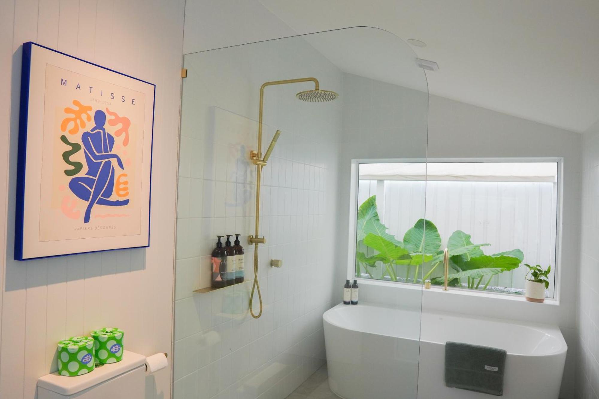 Springhill Retreat - Inner-city, Pool + Sauna Villa