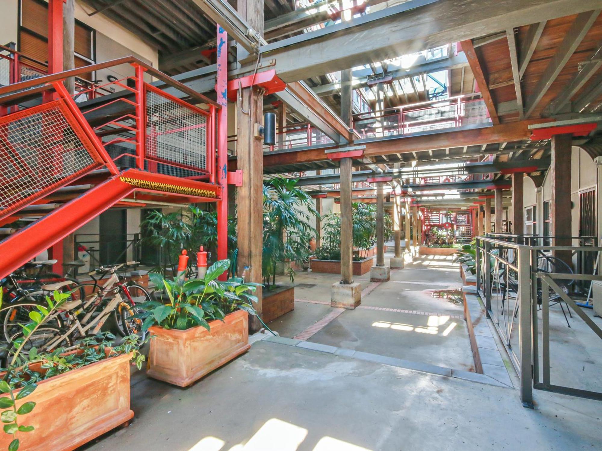 Spacious 1 Bedroom In Teneriffe *