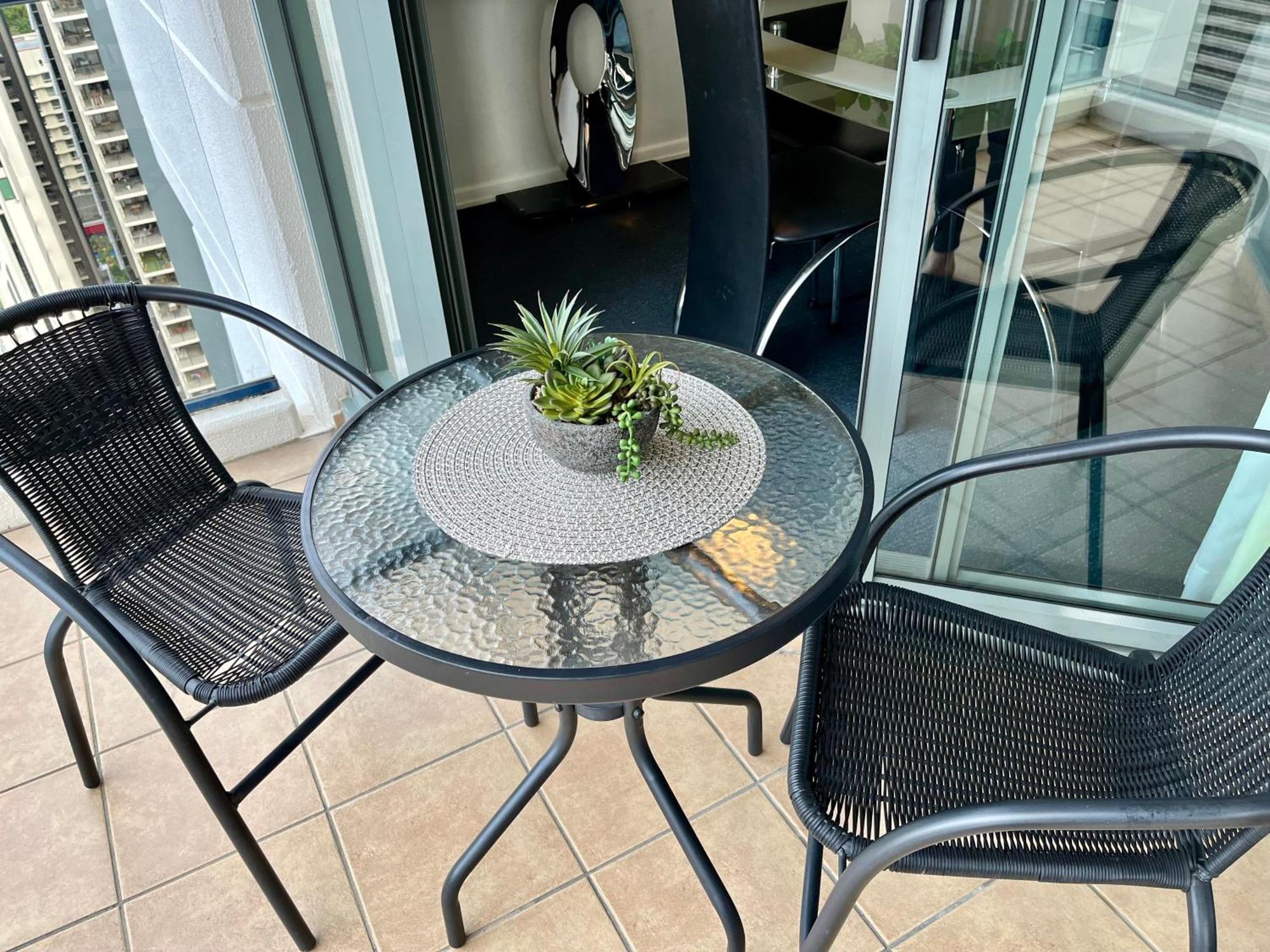 Best Location Cbd & Free Parking Brisbane
