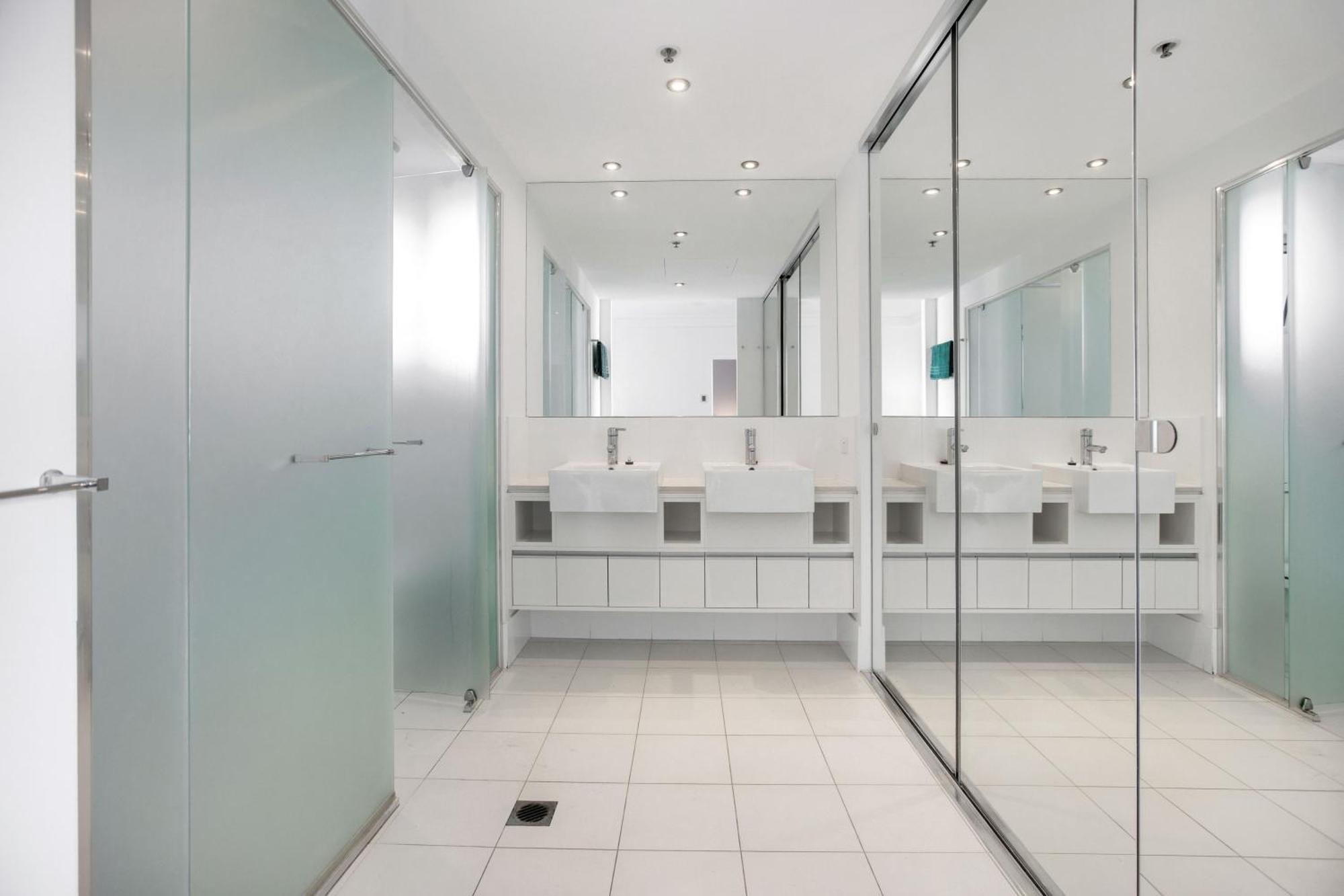 Flexible Inner With Wifi Apartment