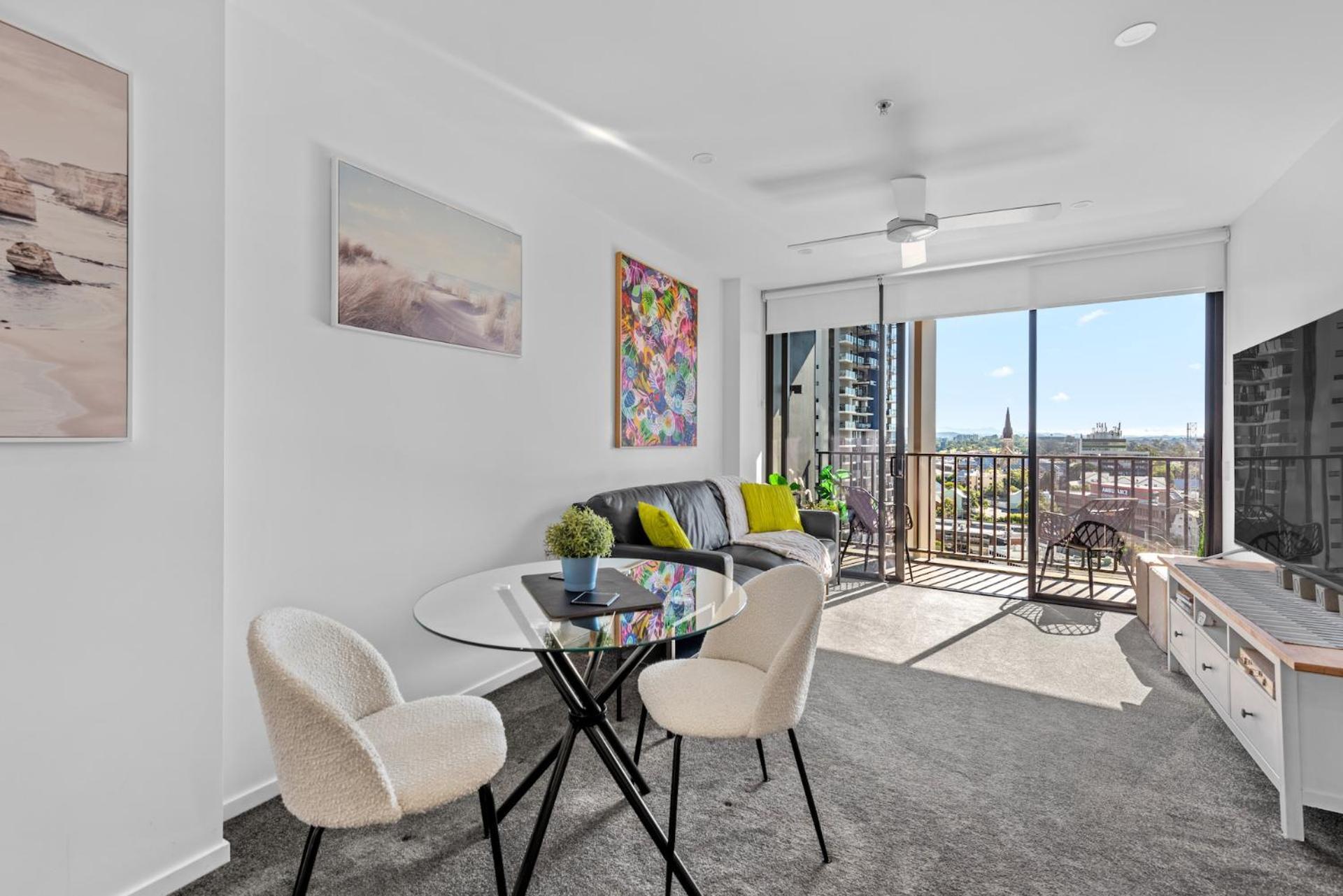 Living! 1bed/1bath/1car/pool *