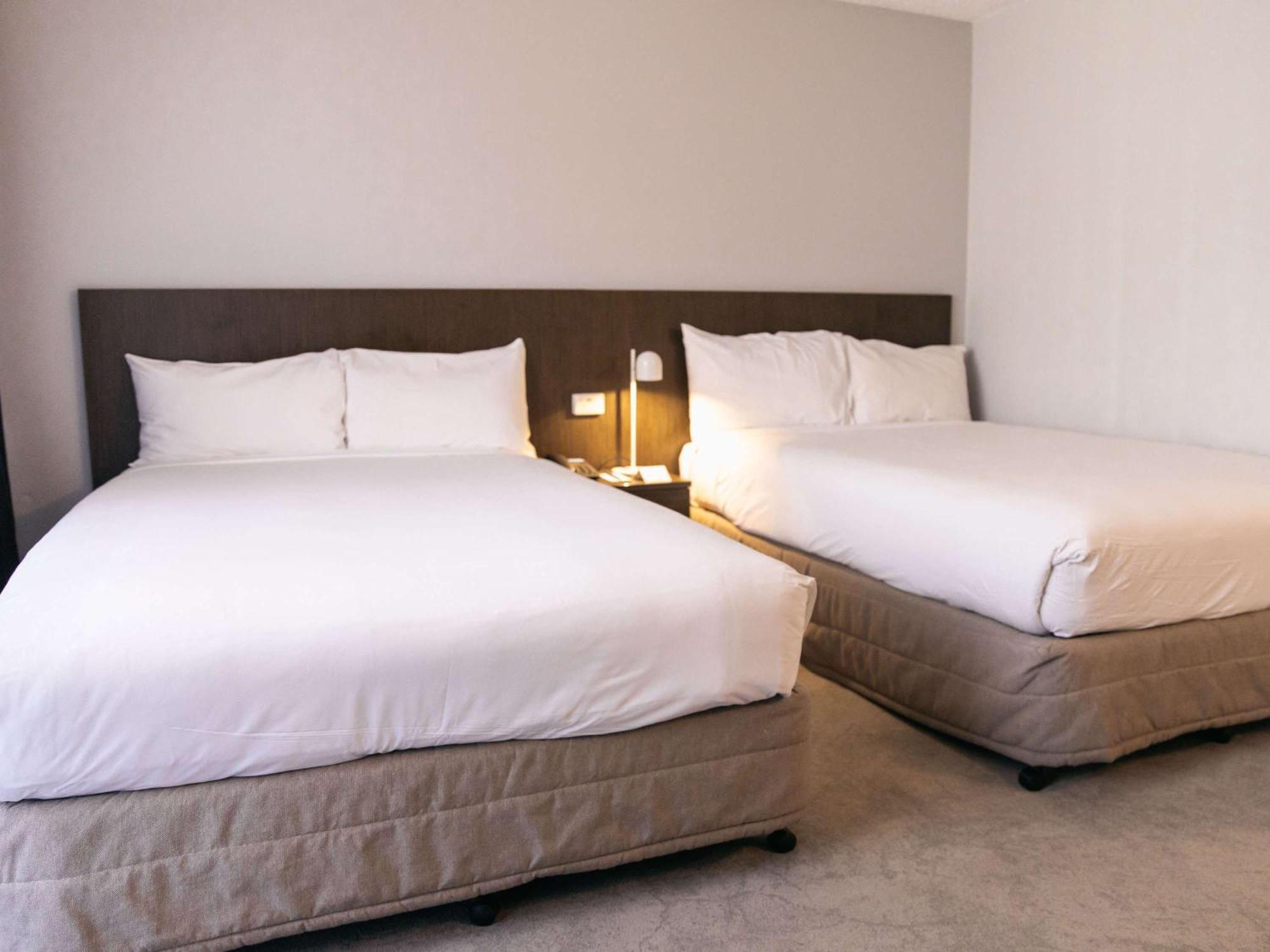 Mercure Spring Hill 4*