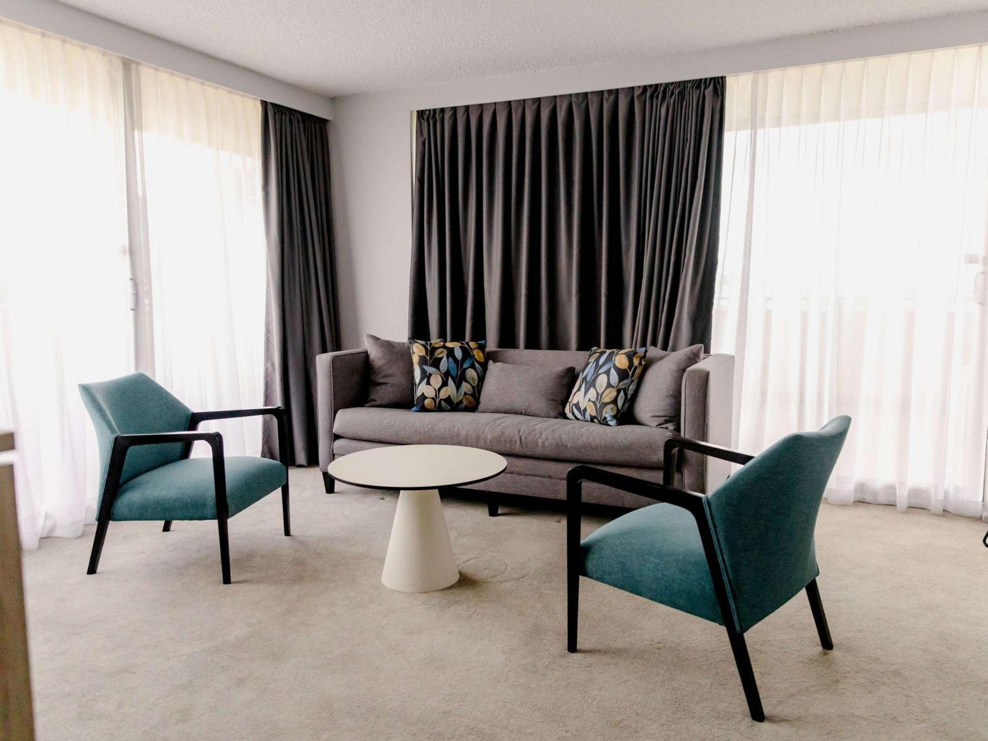 Hotel Mercure Spring Hill 4*