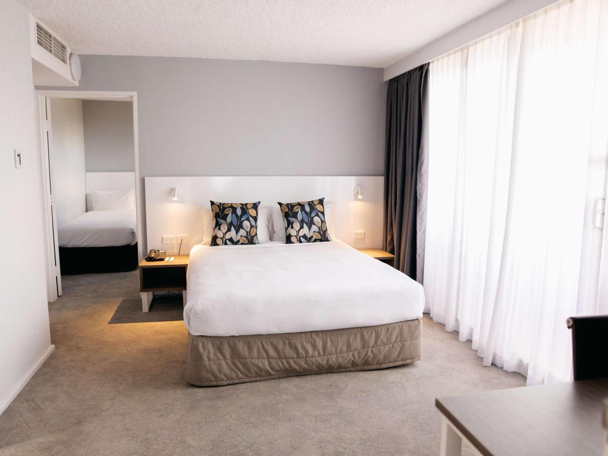 Hotel Mercure Spring Hill 4*