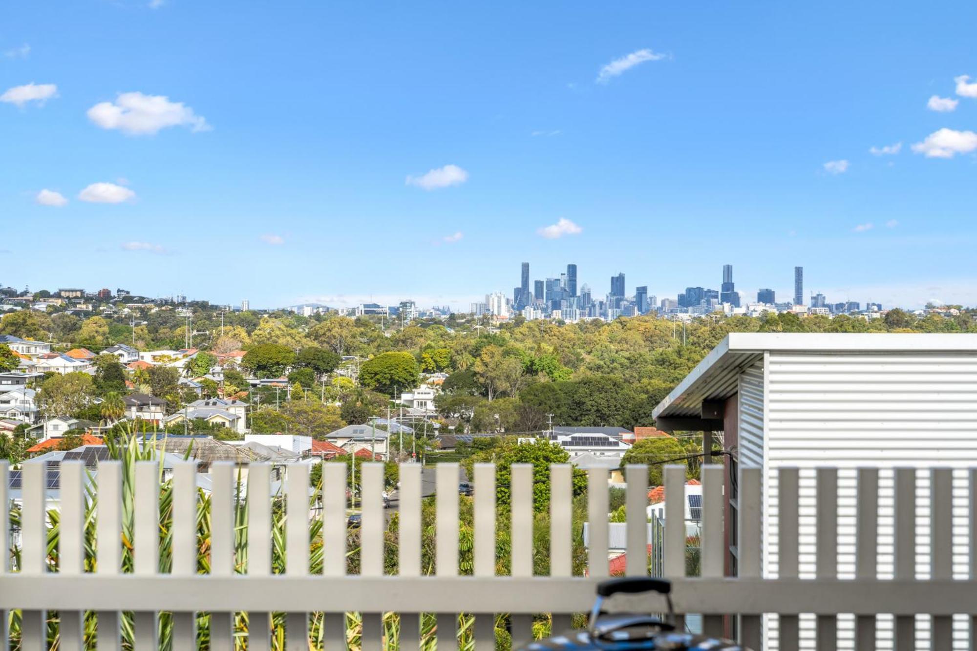 Deluxe 4-bed With Pool & Fire Pit Holiday home Brisbane