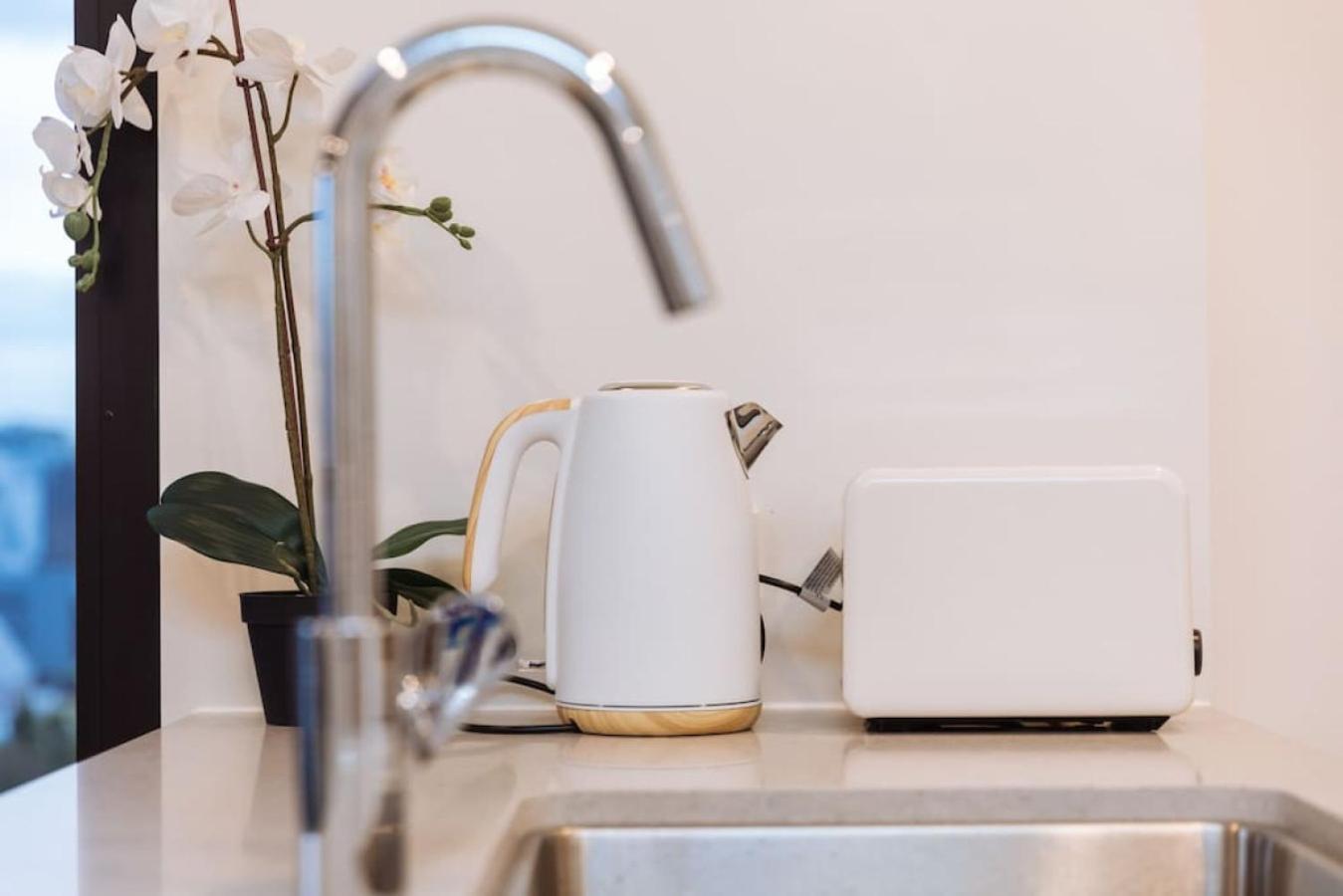 Modern 2br Apt In The Heart Of South Apartment