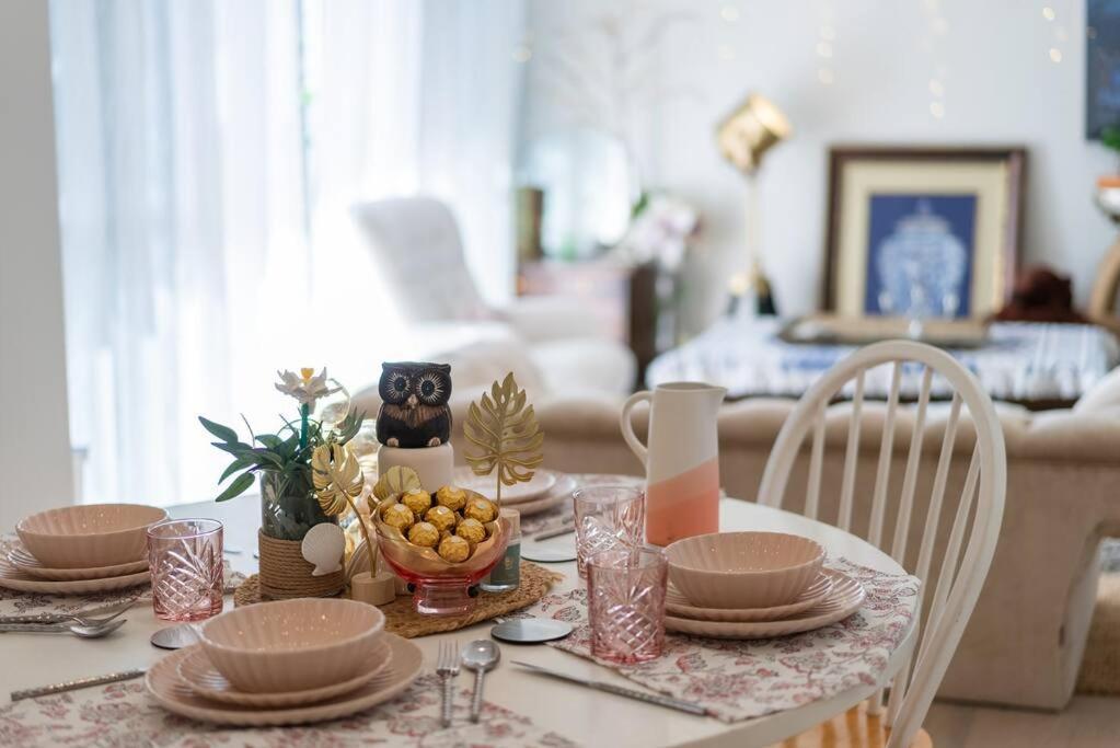 Apartment West End Boutique - Private With Pool & Shops Downstairs