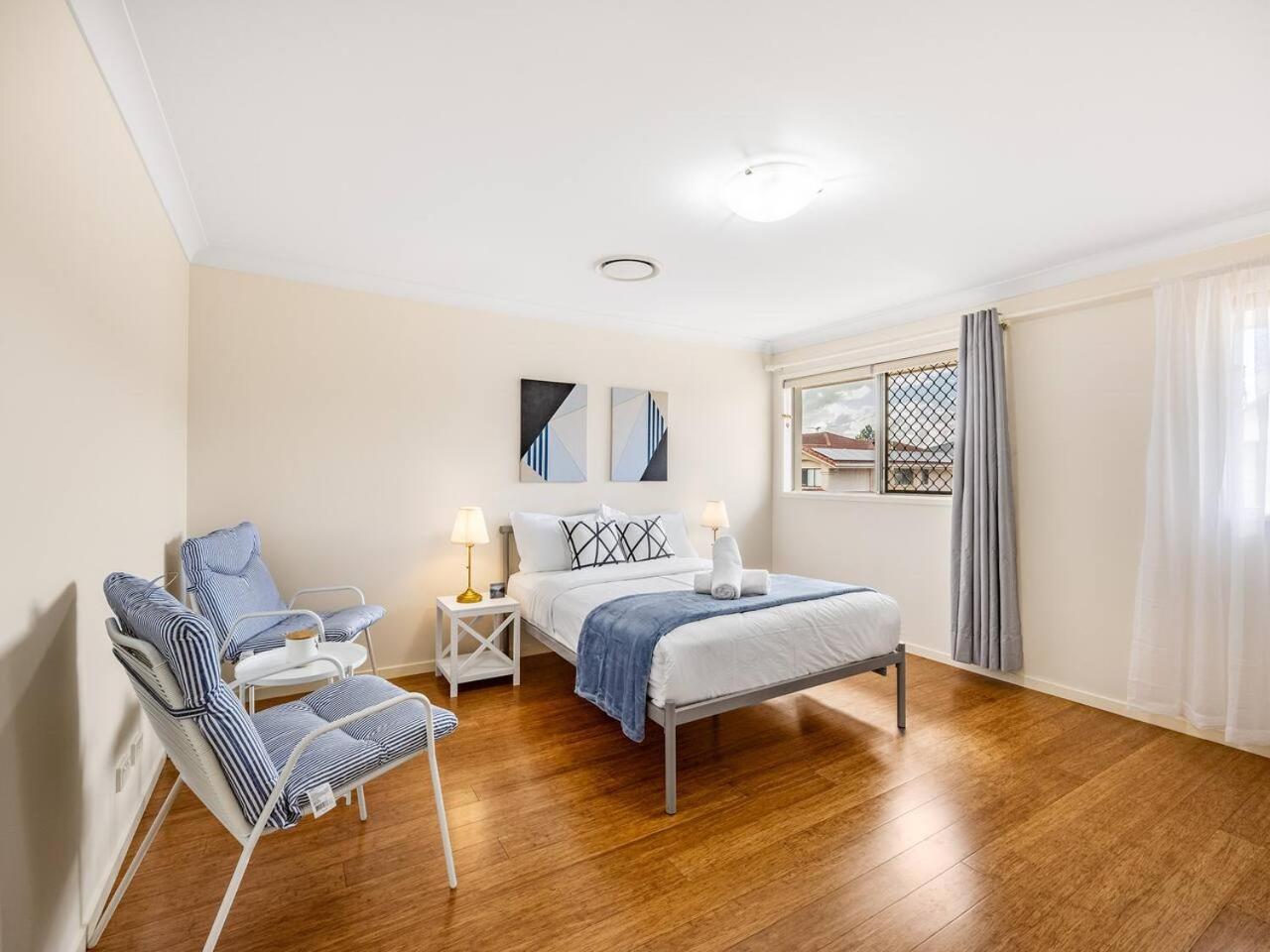 Holiday home Spacious Located Family House At Sunnybank *