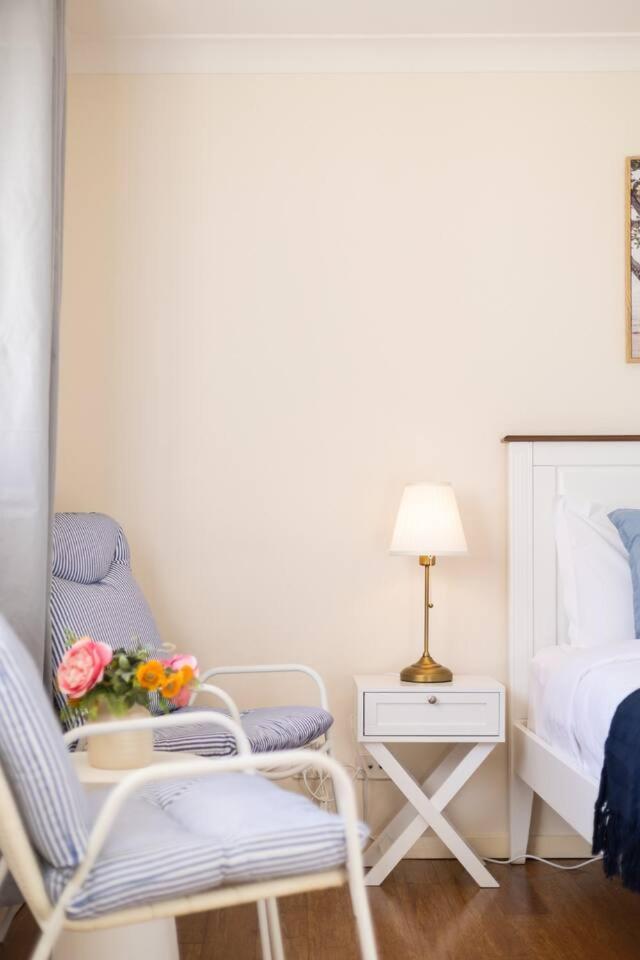 Homy Self Contained Unit Sunnybank Cbd Street Parking *