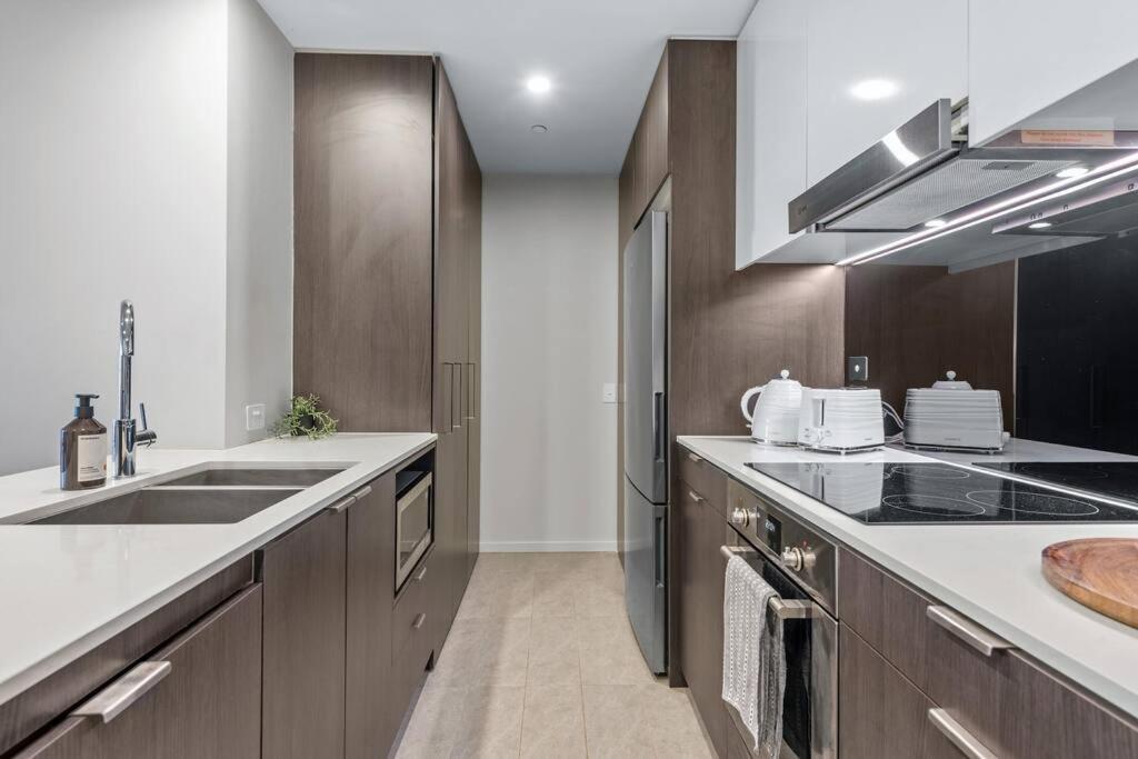 Modern Style 1bed 1bath Balcony Pool Cbd *