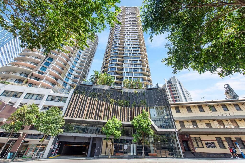 Modern Style 1bed 1bath Balcony Pool Cbd Apartment Brisbane