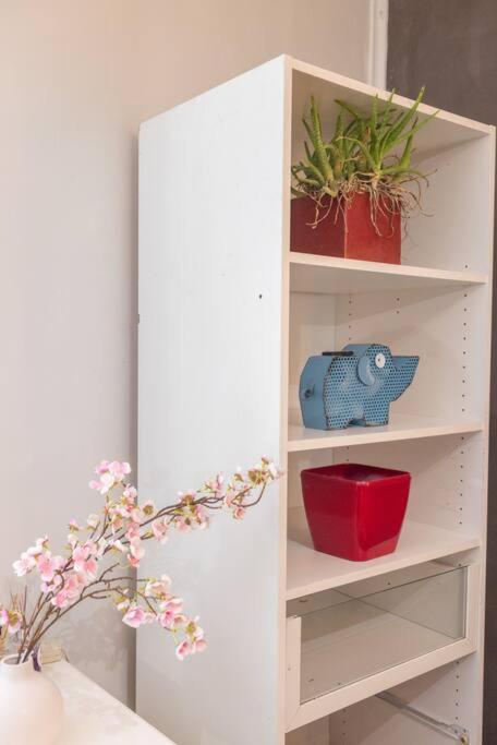 Detached Double Bedroom In Shared Apartment *