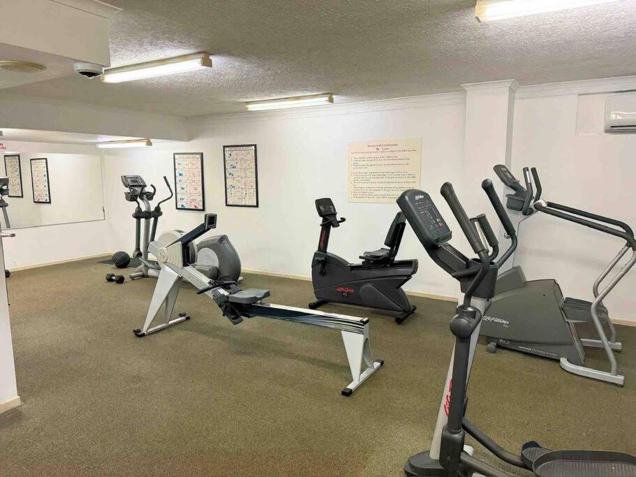 Apartment Spacious With Pool & Parking Brisbane