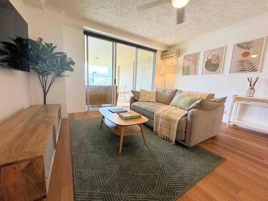 Apartment Spacious With Pool & Parking Brisbane