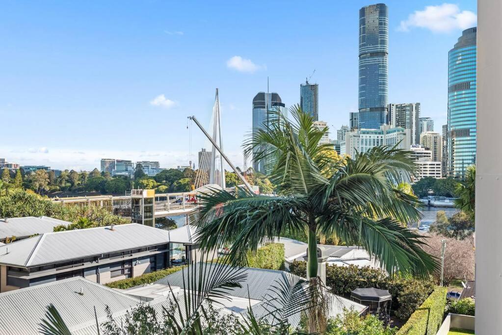 Main Point 1bed 1bath 1car 5 Mins To Cbd