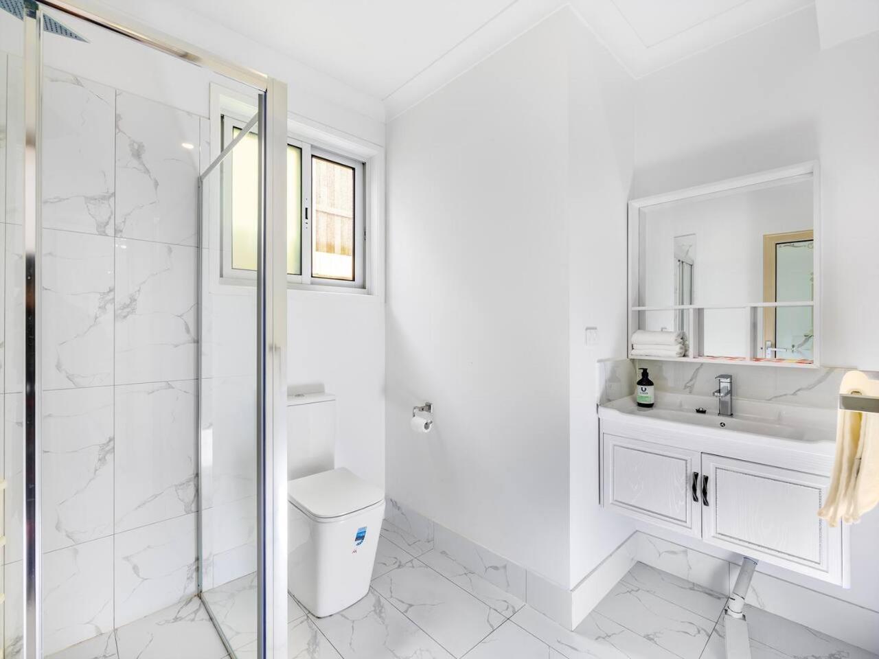 Malls At Doorstep 2-bed Unit In Heart Of Cannon Hill Holiday home *