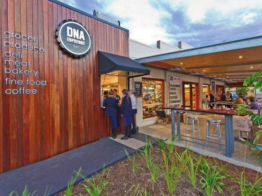 Unit With Everything At Your Fingertips * Brisbane