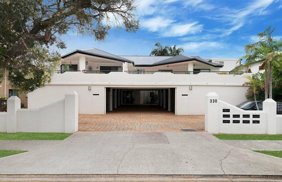 Unit With Everything At Your Fingertips * Brisbane