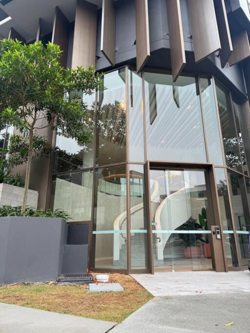 Chic Living 2br At Milton Apartment *