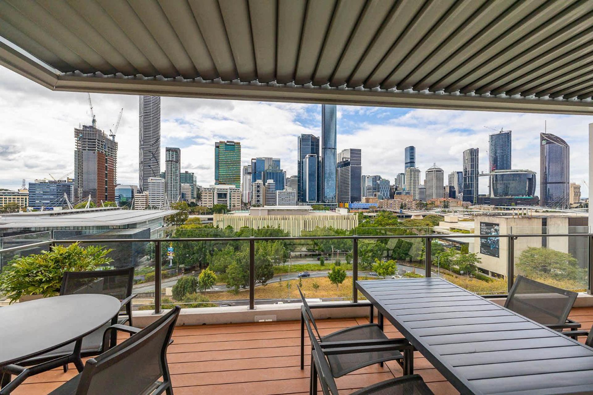 Spacious 2 Bedroom In *