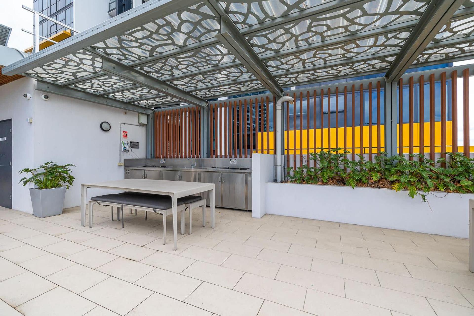 Spacious 2 Bedroom In Apartment Brisbane
