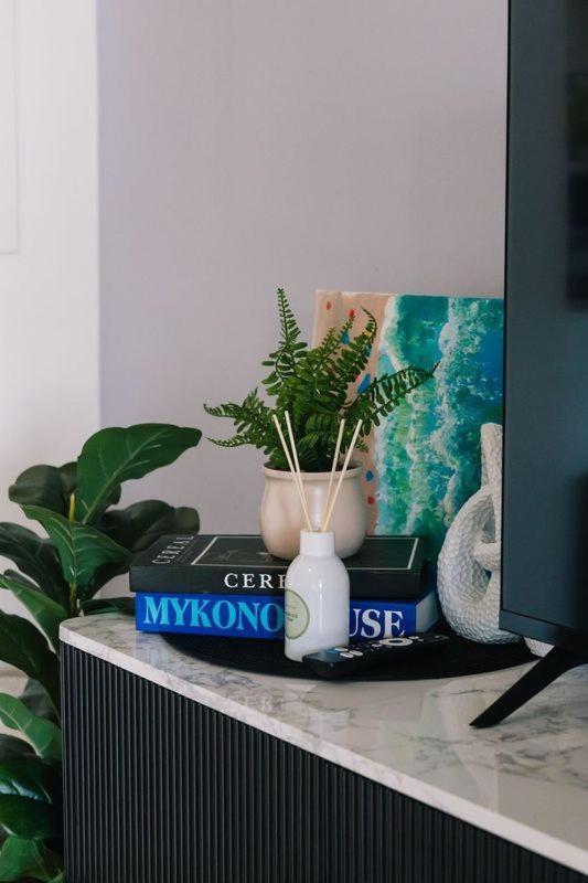 Modern In The Heart Of Norman Park Apartment Brisbane