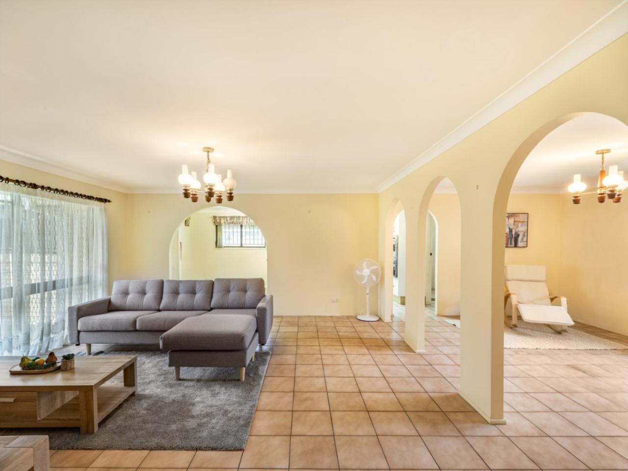 Holiday home Steps From Mall Super Convenient 3br Cozy House *