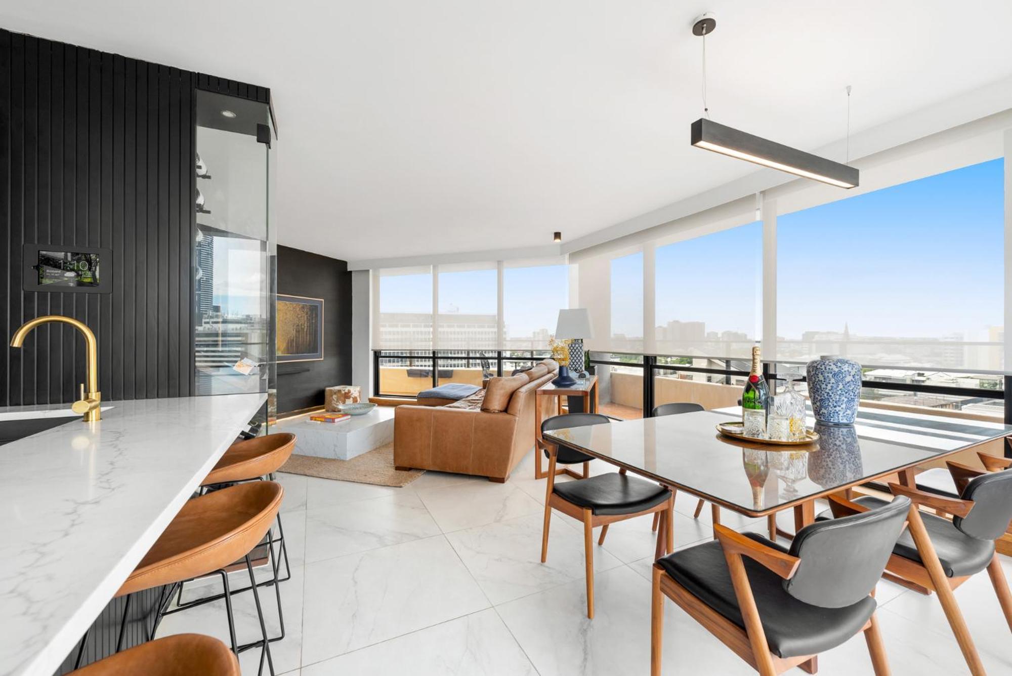 The Summit - Luxury Apartment