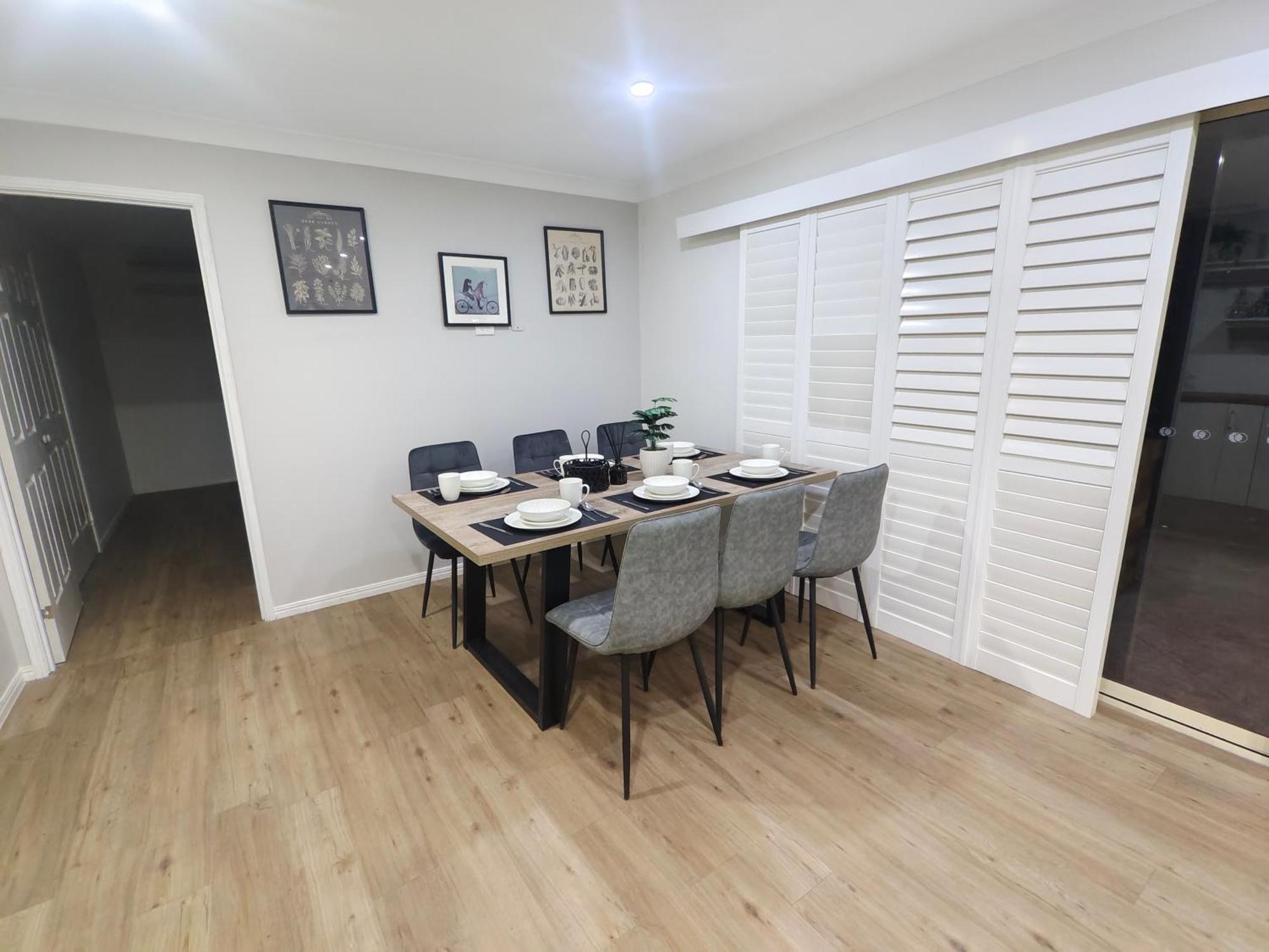 Luxury 3 Bedroom House Near Emp