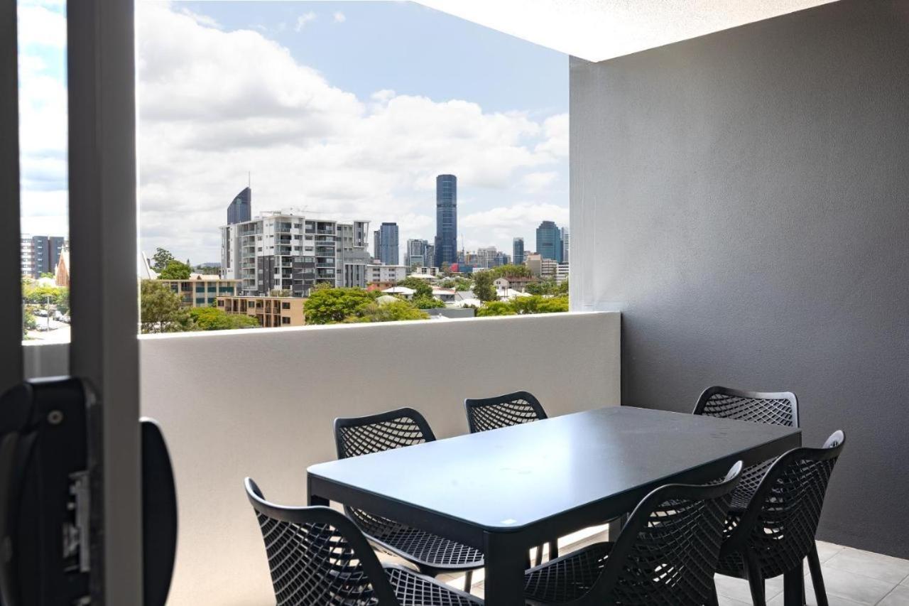 Modern Meets The Gabba