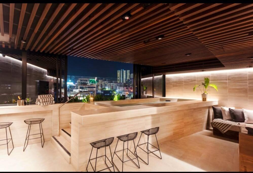 Apartment Radiance Rnr *