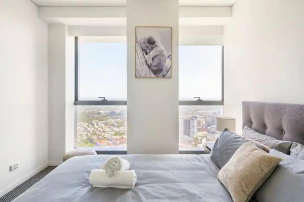 Meriton Soleil Above The Clouds - Central Lv 56 Sky With Story Bridge Views & Free Onsite Carpark Apartment