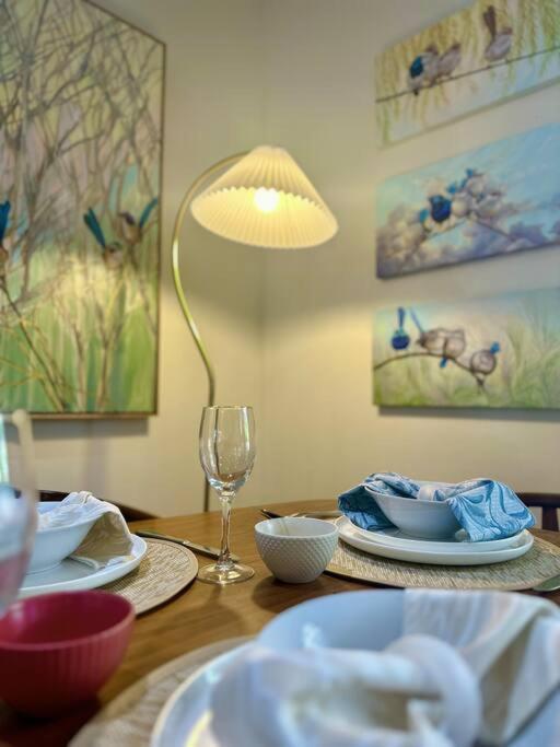 House Of Fairy Wren -charming Queenslander Mins Drive To Cbd And Gabba Stadium! Holiday home *