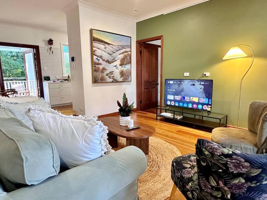 House Of Fairy Wren -charming Queenslander Mins Drive To Cbd And Gabba Stadium! Holiday home *