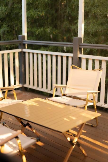 Holiday home House Of Fairy Wren -charming Queenslander Mins Drive To Cbd And Gabba Stadium! Brisbane