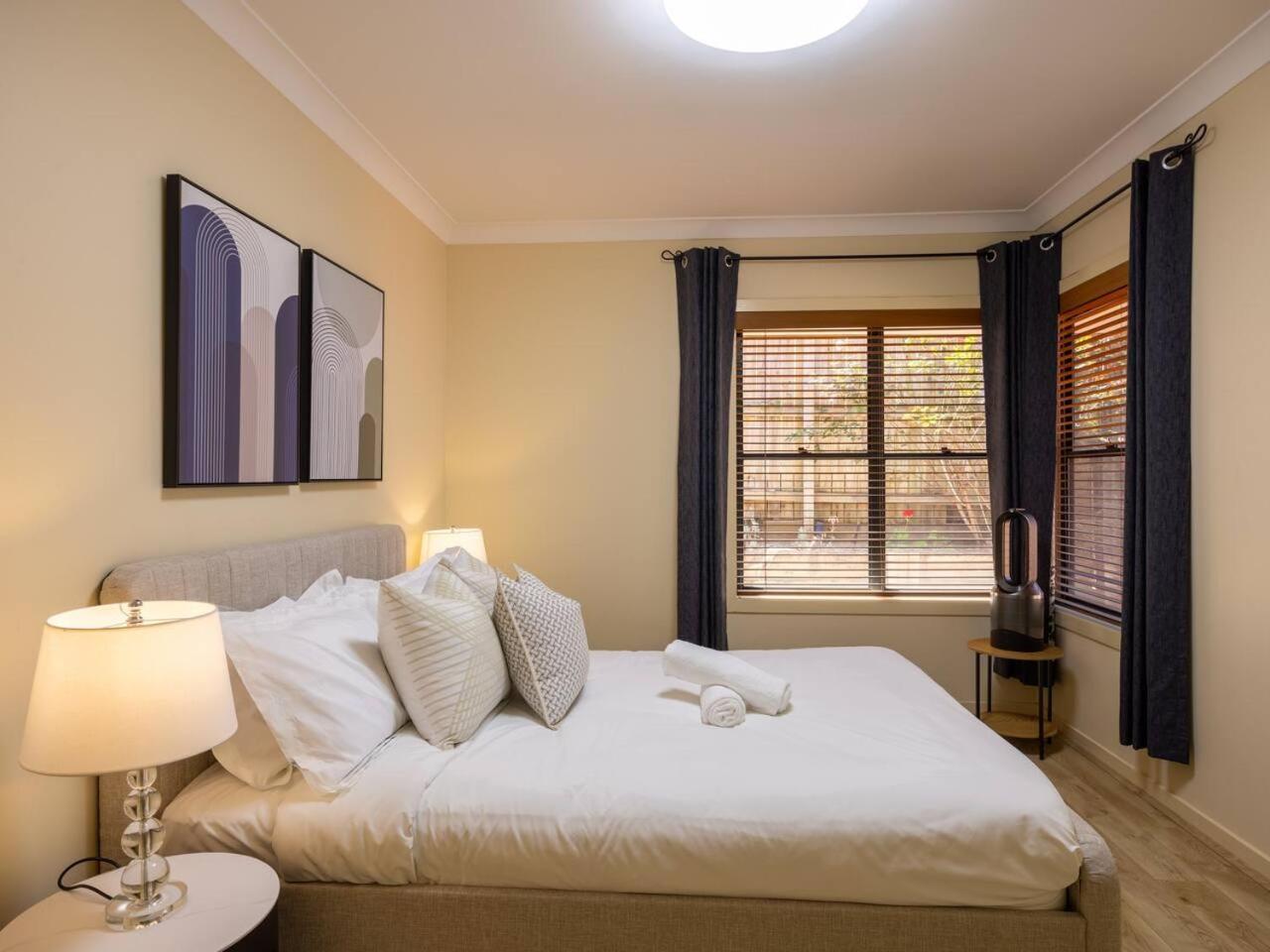 Bauhaus Design 5 Bedrooms At Carindale Brisbane