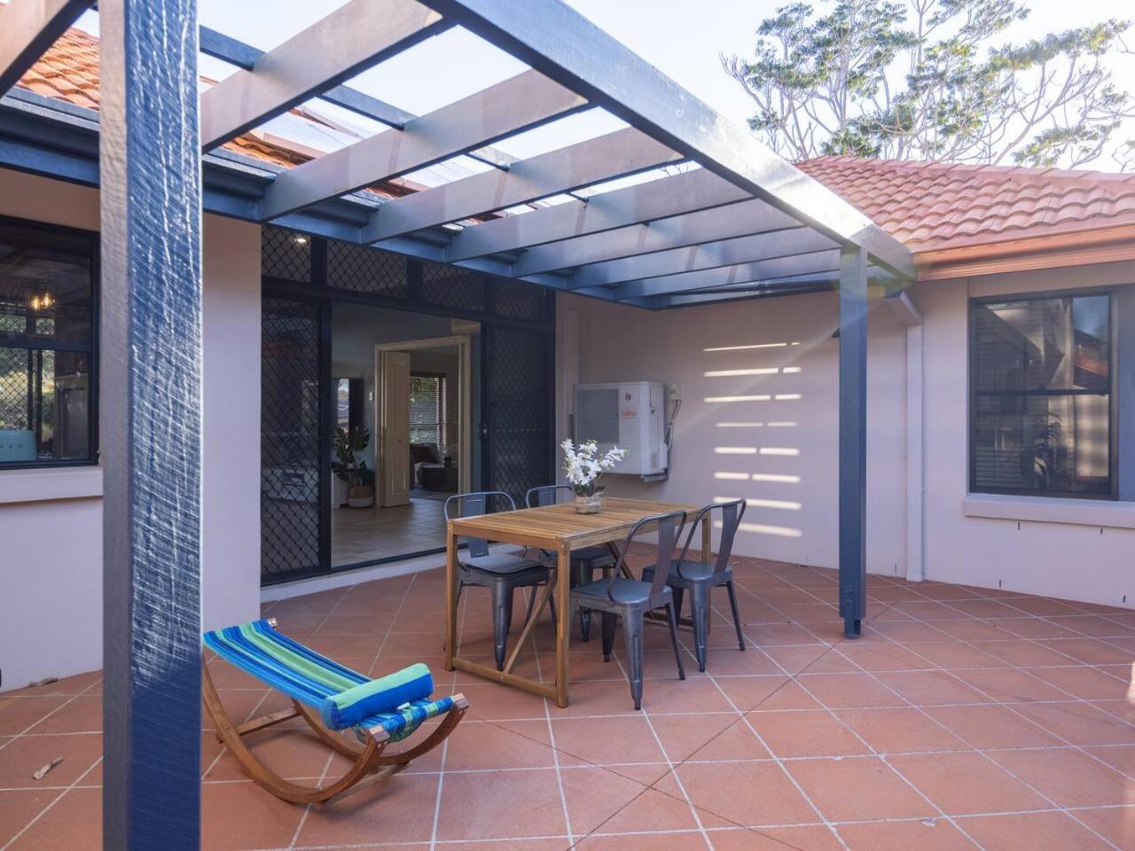 Holiday home Bauhaus Design 5 Bedrooms At Carindale *