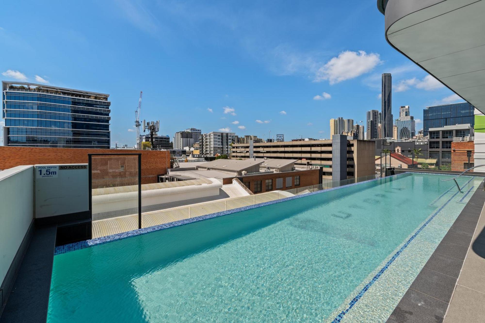 Breathtaking Fortitude Valley Apartment *
