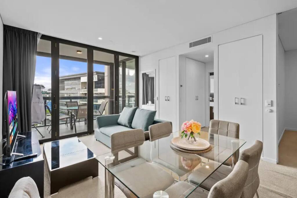 Elegant Urban Hideaway - Private Luxury Residential Apartment, Walk To South Bank & Free Carpark Brisbane