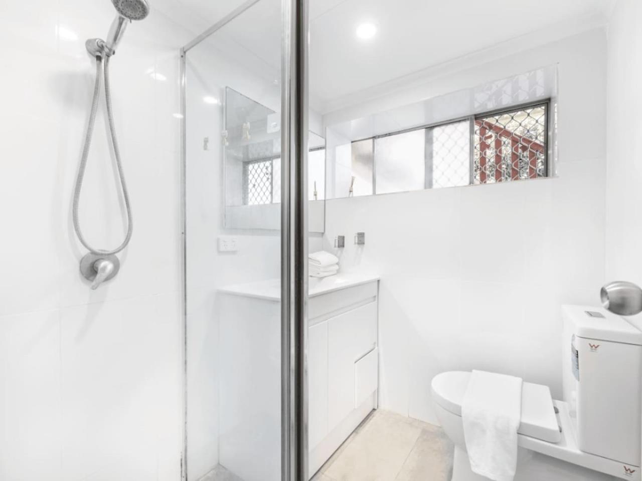 1 Bedroom Unit Near Highway Transports N Shops Apartment