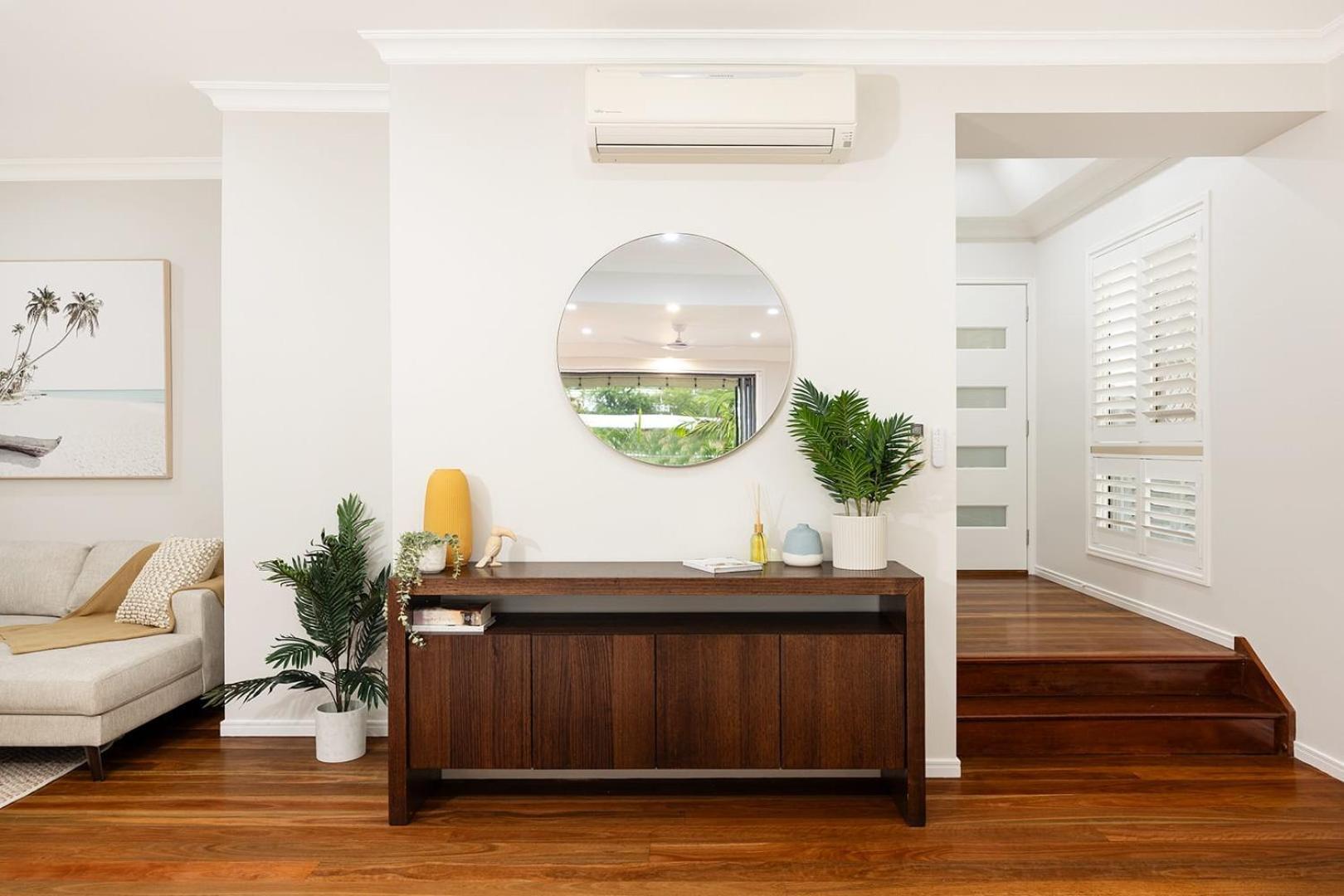 Large Family Pool In Taringa 6km To Cbd Pets Holiday home *