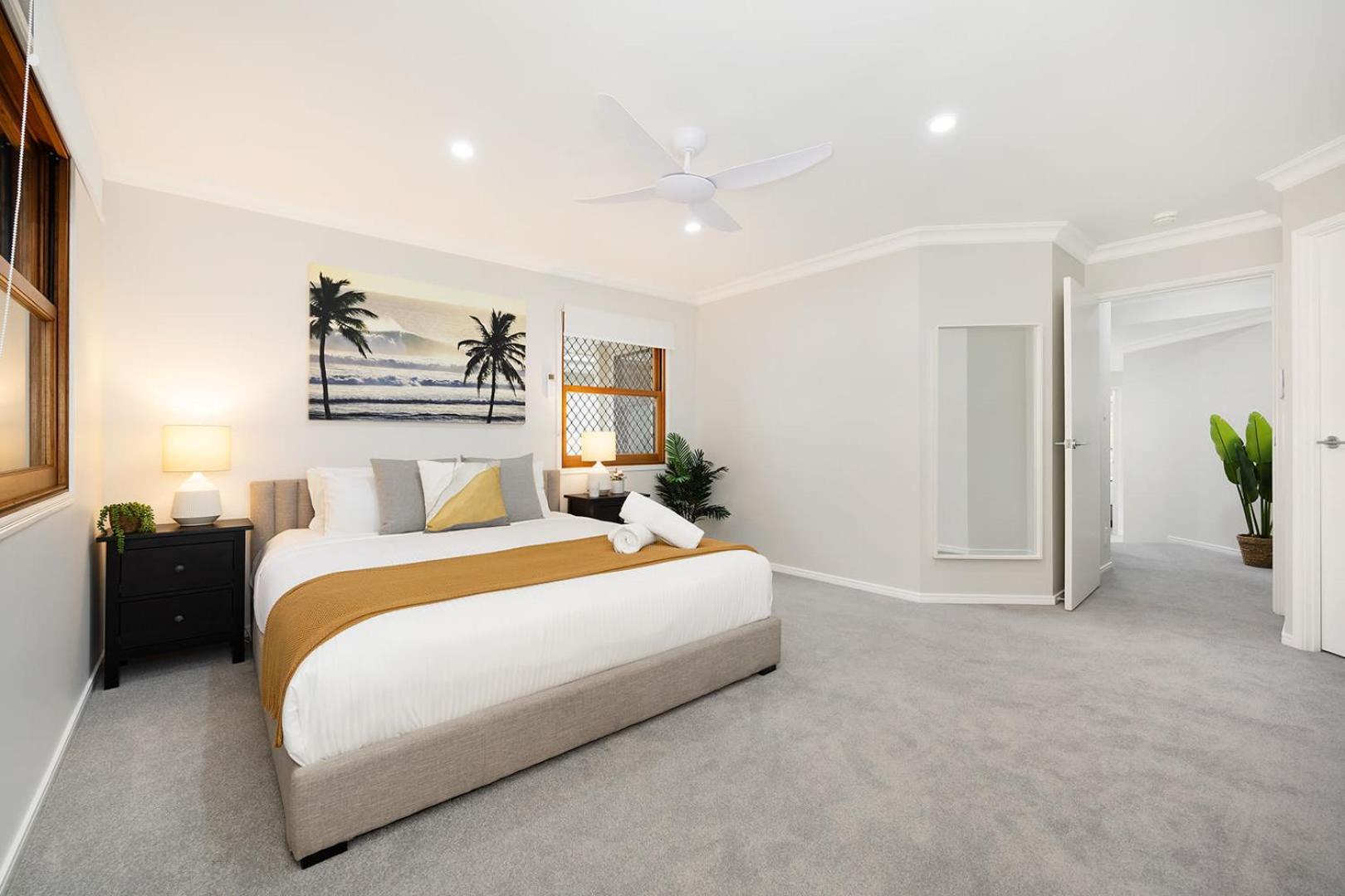 Large Family Pool In Taringa 6km To Cbd Pets Holiday home Brisbane