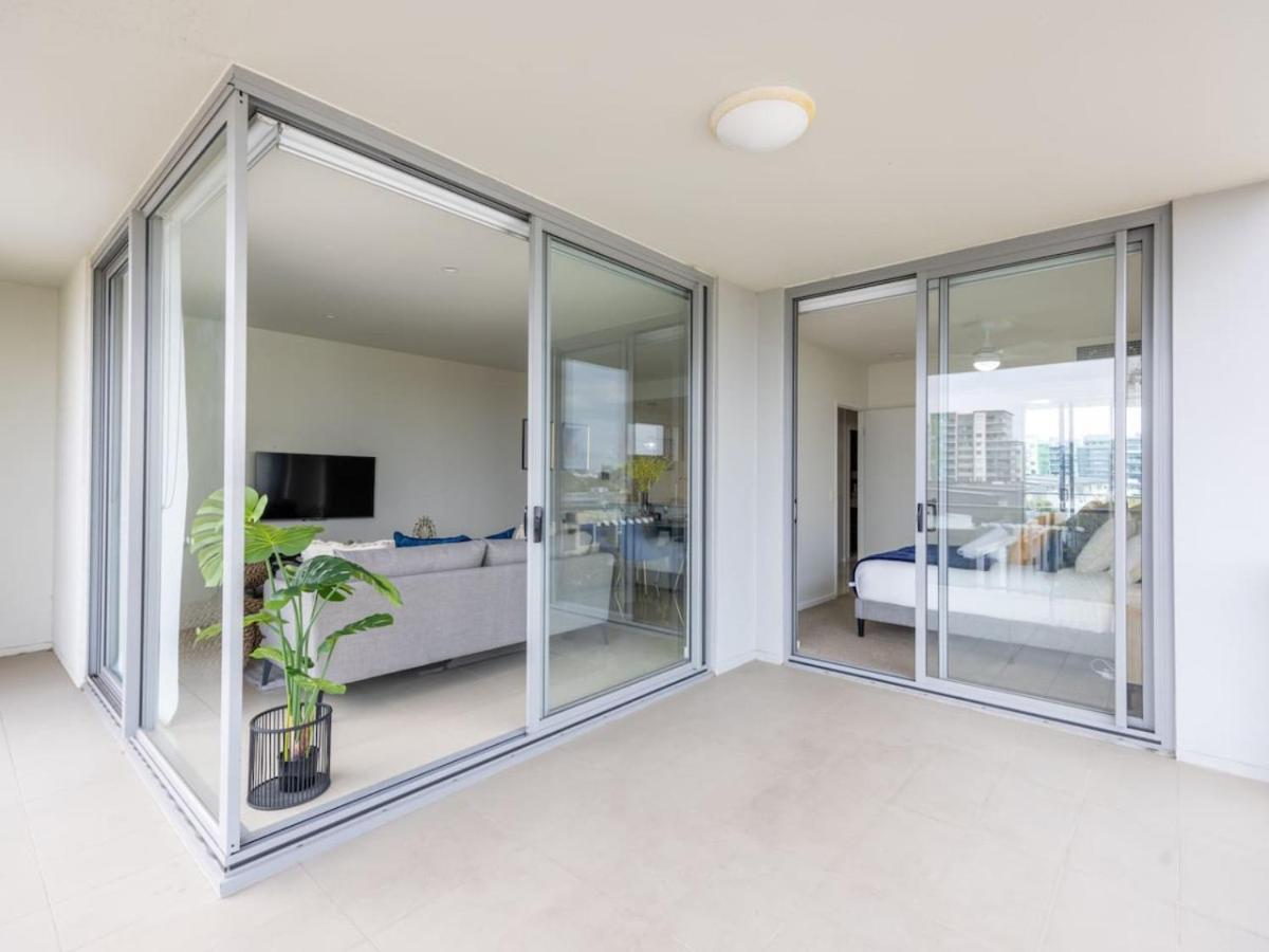 Modern 3br Riverside W Parking Near Shops And Park