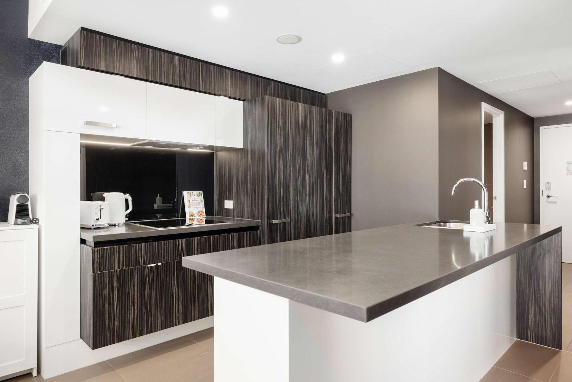 Elegant 2br Haven In The Trendy Fortitude Valley Brisbane