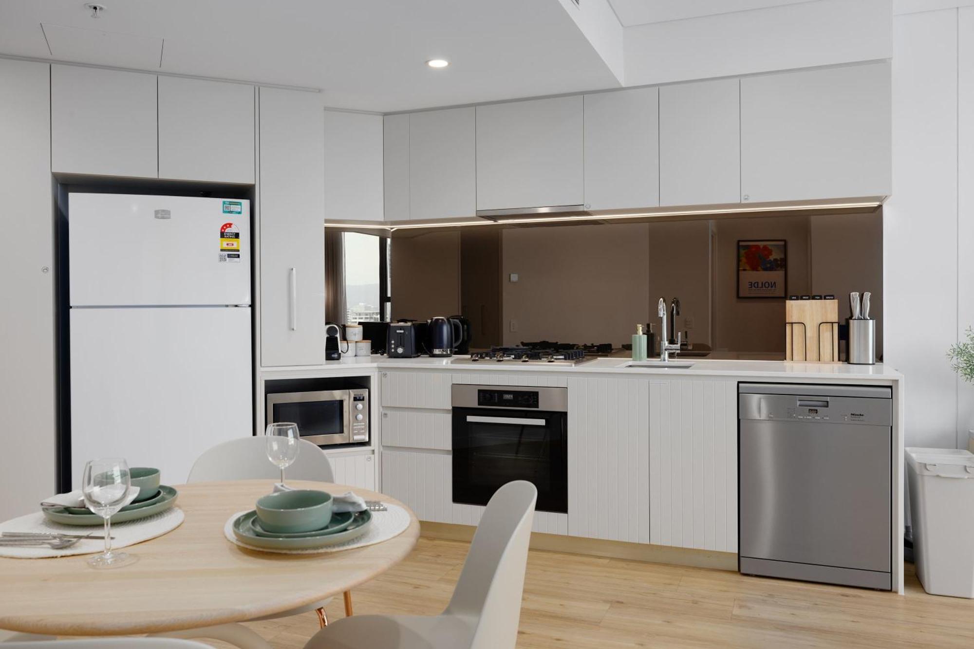 Luxury 1br In River Firework View