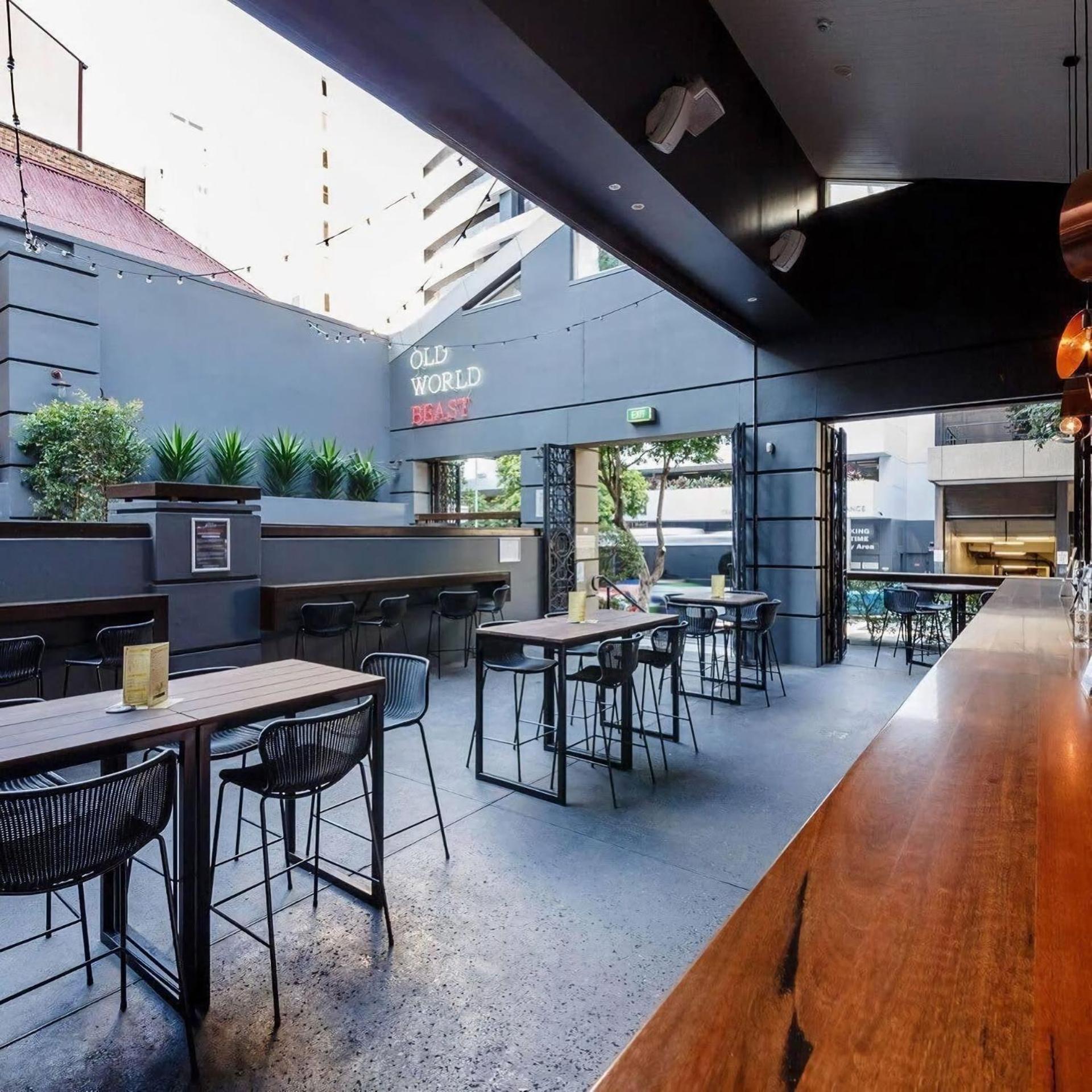 Apartment Springs Haven Pool & Parking