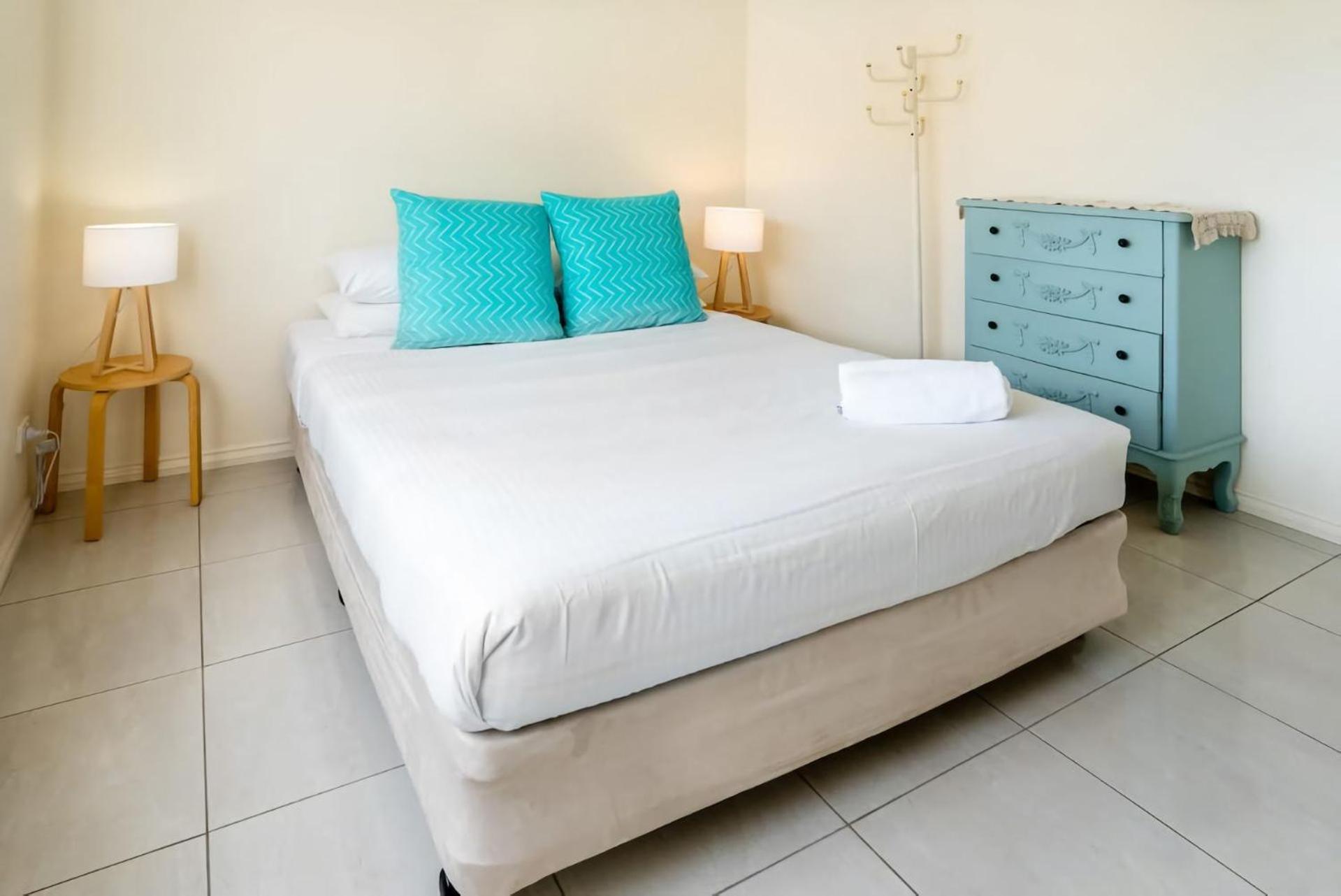 Contemporary 2br Escape Upper Level Sanctuary Apartment Brisbane