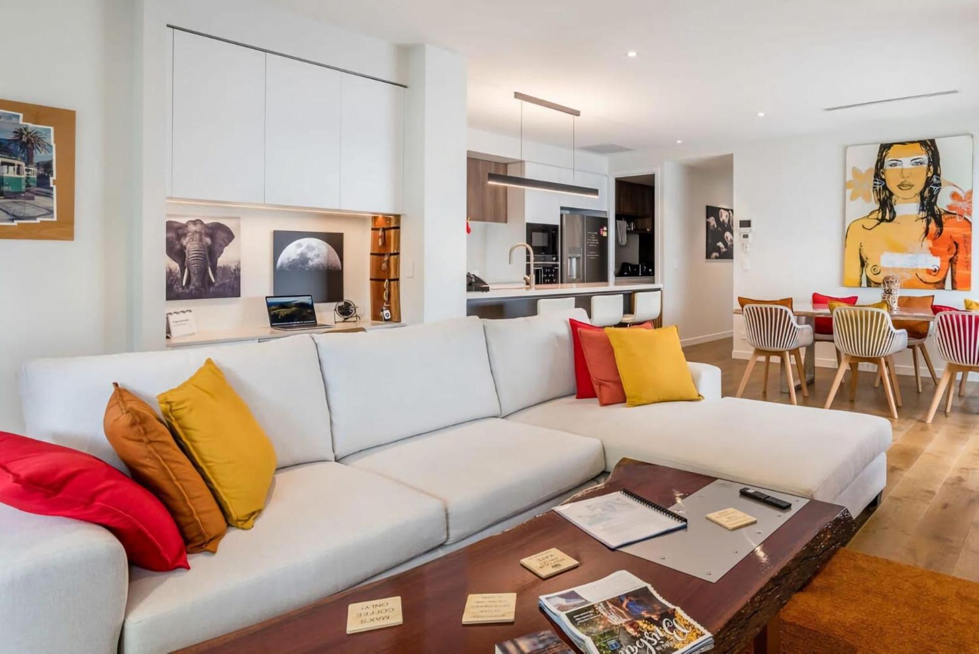 Stylish Urban Escape Modern 3br With Ac Parking Apartment *